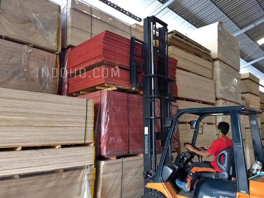 Distributor Triplek